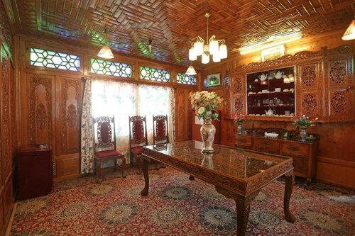 Внешний вид отеля Ritz HouseBoat Srinagar в Сринагаре, фото 3