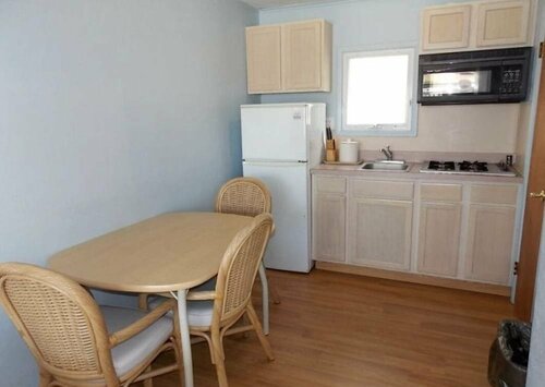 Гостиница Chateau Bleu Resort Motel в Норт-Вайлдвуде