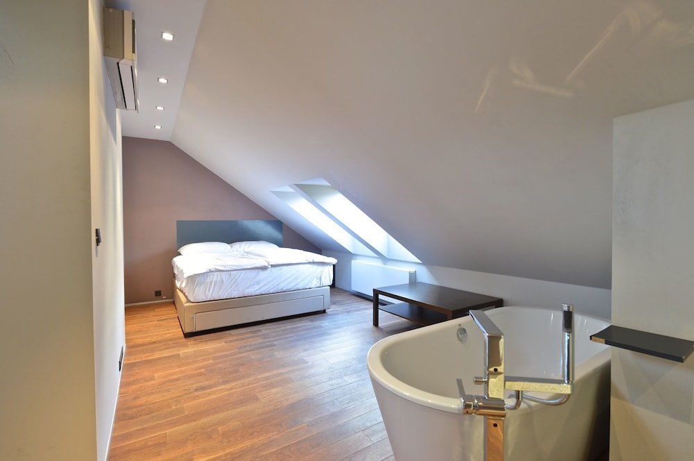 Фото Luxury Apartment in Centre