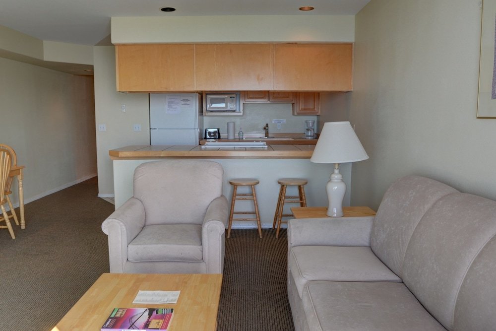 Фото Waters Edge 302