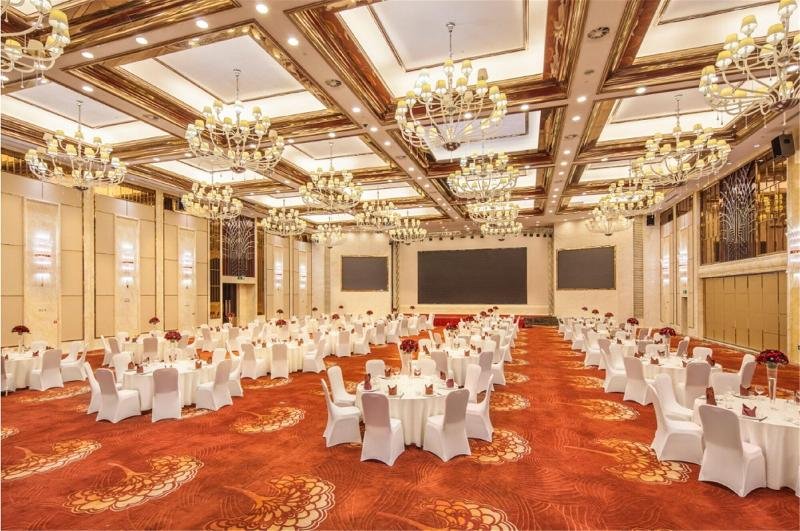 Фото Ramada Plaza Qiandeng Kunshan