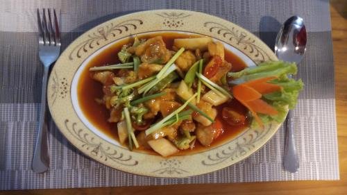 Фото Hotel San Taw Win