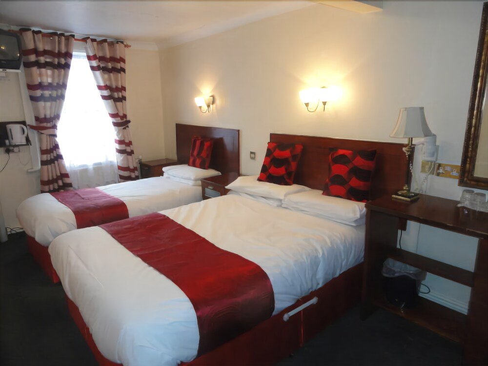 Фото Clifton Court Hotel