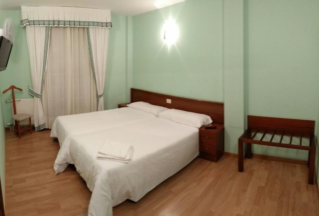 Фото Hotel Vilagarcia
