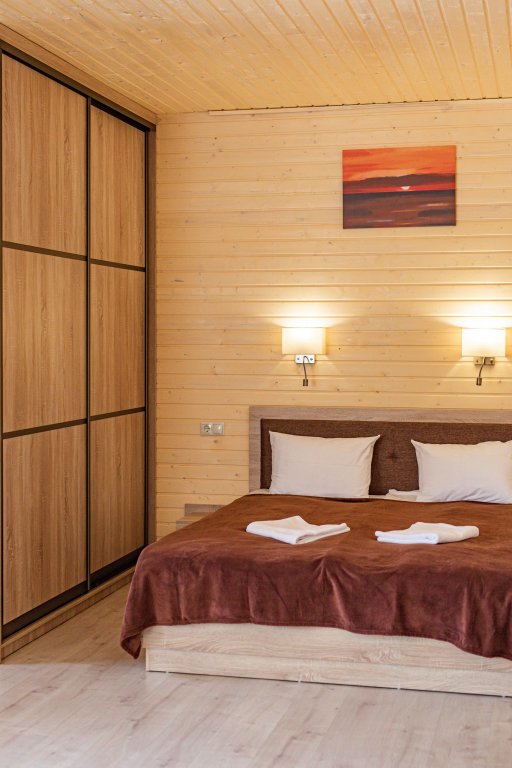 Фото Деревенька в лесу