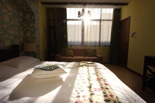 Фото ErHai Gate No. 1 Hotel