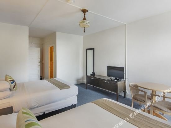 Фото The Moore Hotel