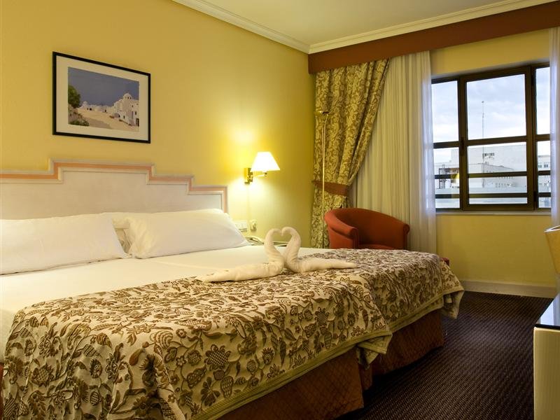 Фото Hotel Cádiz Paseo del Mar Affiliated by Meliá