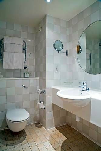 Гостиница Holiday Inn Guildford, an Ihg Hotel в Гилфорде