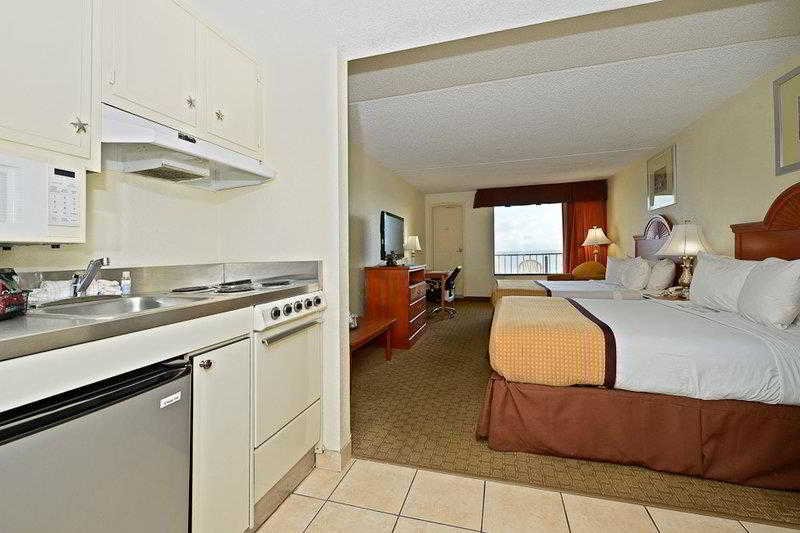 Фото Best Western Plus Holiday Sands Inn & Suites