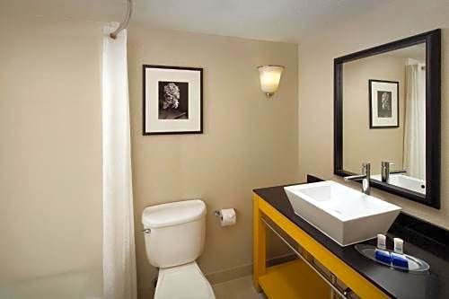 Фото Best Western Alamo Suites