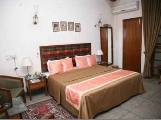 Фото The Royal Residency Hotel