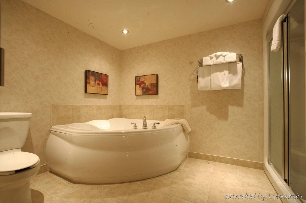 Фото Four Points by Sheraton Moncton