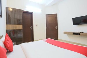 Гостиница Vaccinated Staff- Oyo 65630 Hotel New Raj Kamal