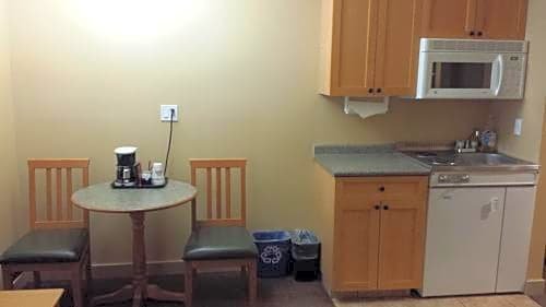 Фото Days Inn & Suites by Wyndham West Edmonton