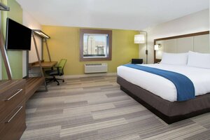 Гостиница Holiday Inn Express & Suites Dallas North - Addison