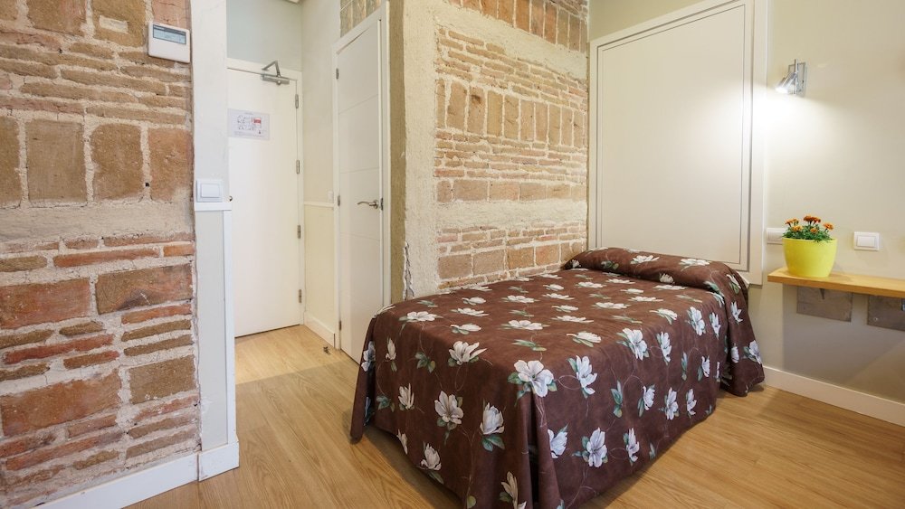 Фото Hostal Madrid