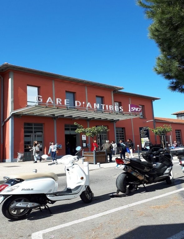 Фото отеля 1