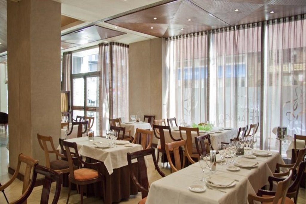 Фото Apartamentos Sabinas Zaragoza Centro