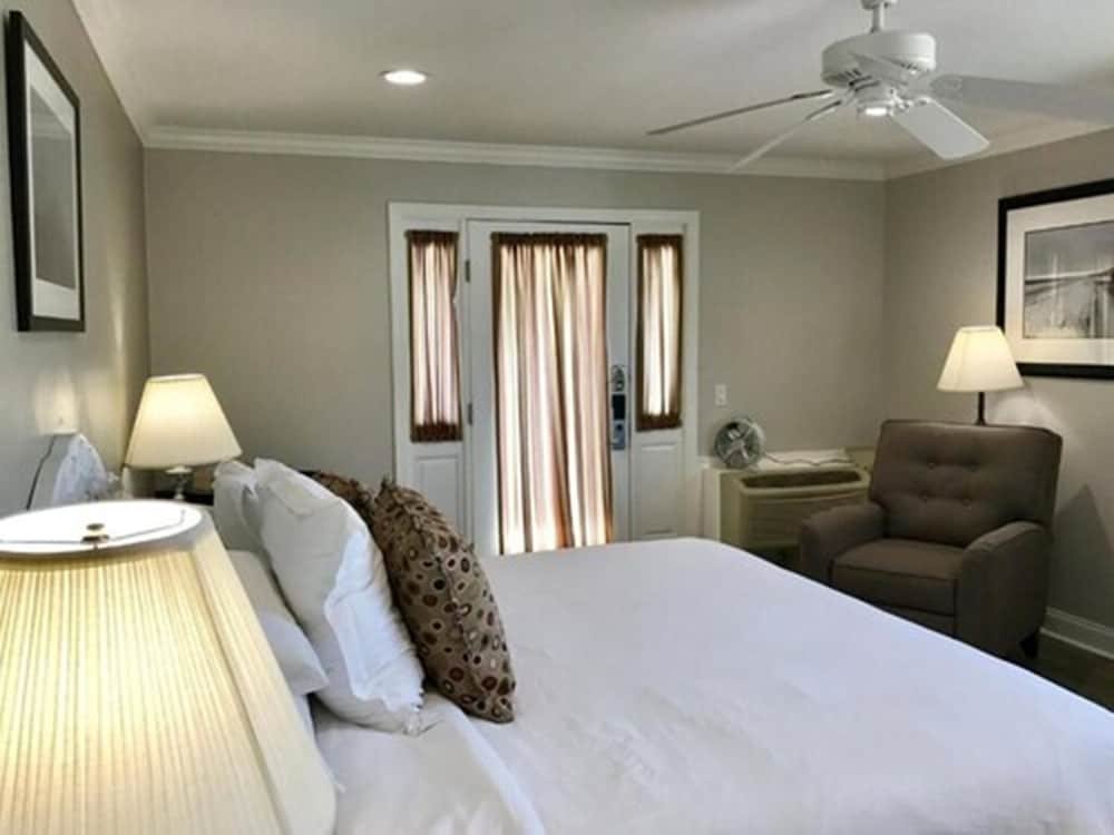 Фото Kenny's Tipperary Inn