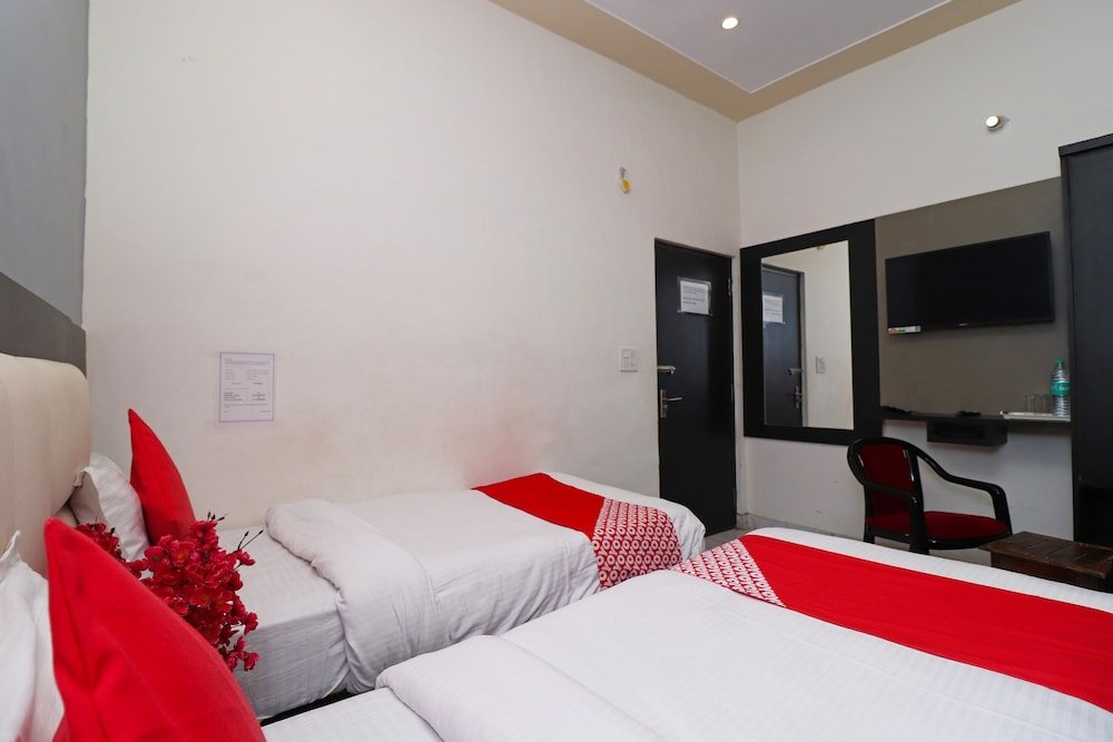 Фото Hotel Aaradhya Residency