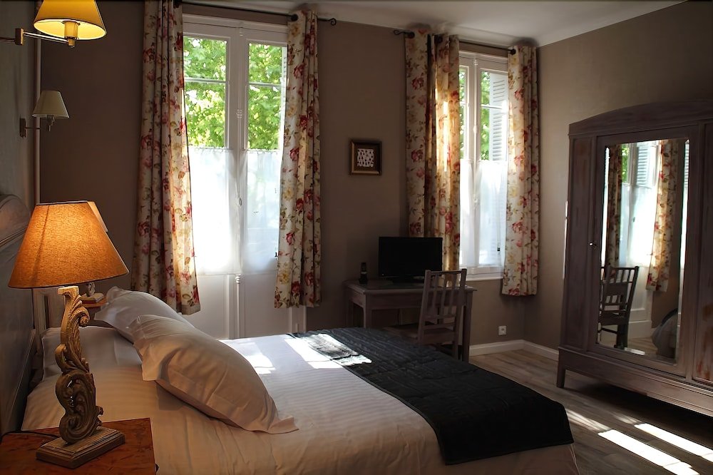 Фото Hôtel Souvenirs de Familles