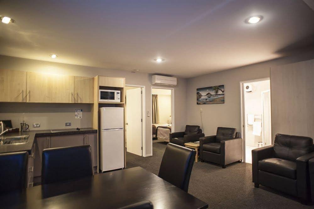 Фото Arthur's Court Motor Lodge