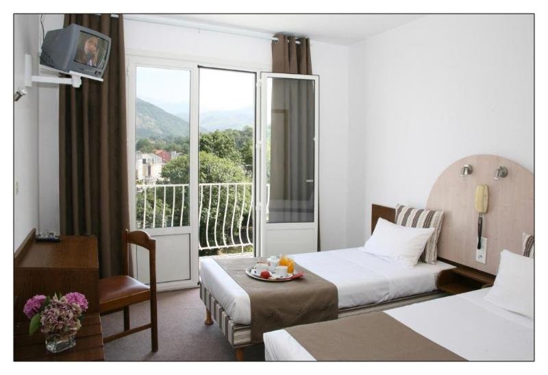 Фото Adonis Lourdes - Notre Dame de la Sarte