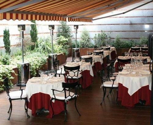 Внешний вид отеля Santiago Apartments Bilbao в Бильбао, фото 4