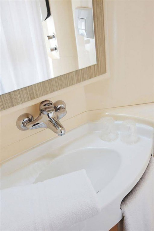 Фото Première Classe Versailles Saint Cyr L'ecole