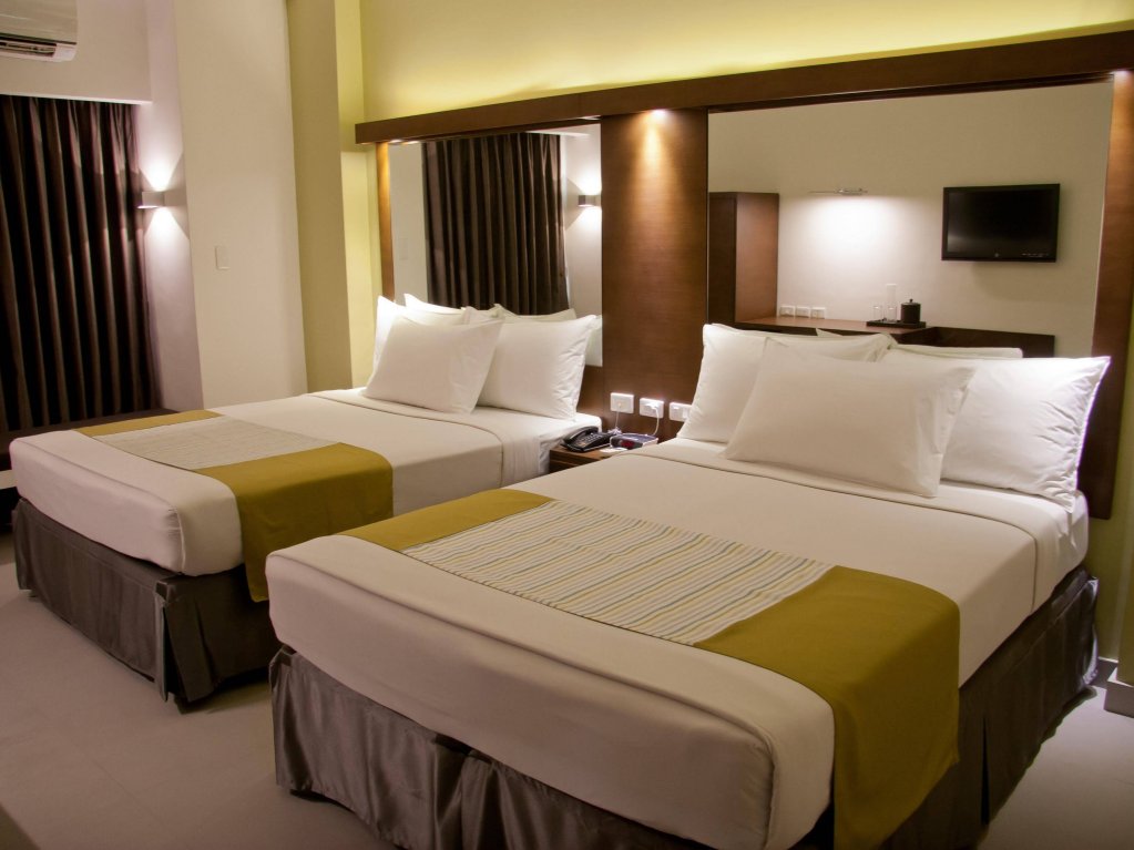 Фото Microtel by Wyndham Acropolis