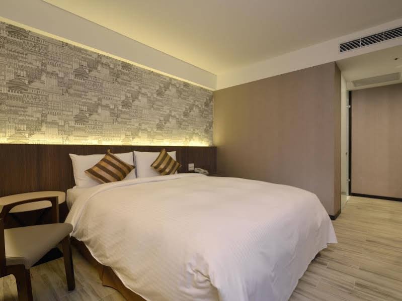 Фото Regal Executive Suites