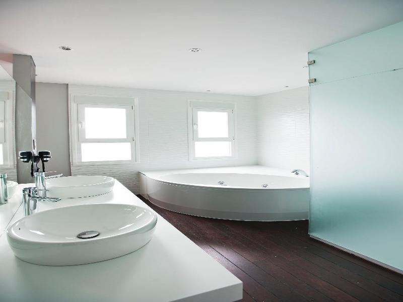 Фото Hotel Uve Alcobendas