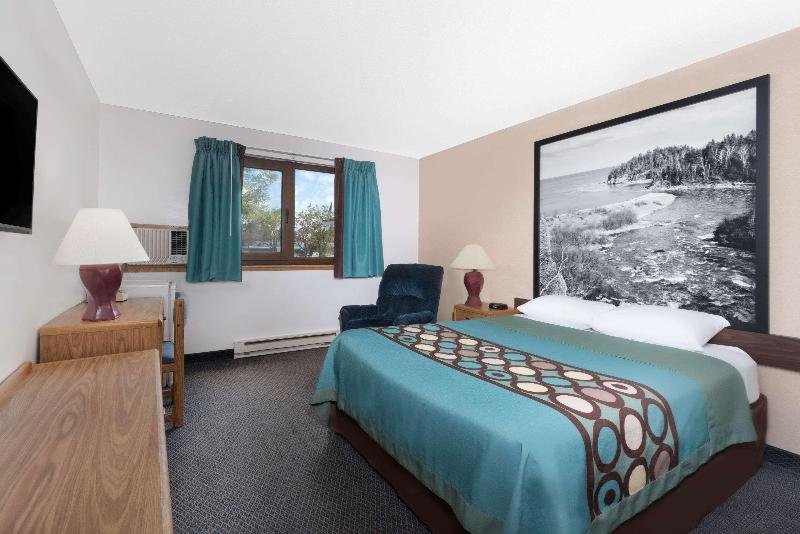 Фото Super 8 by Wyndham Duluth