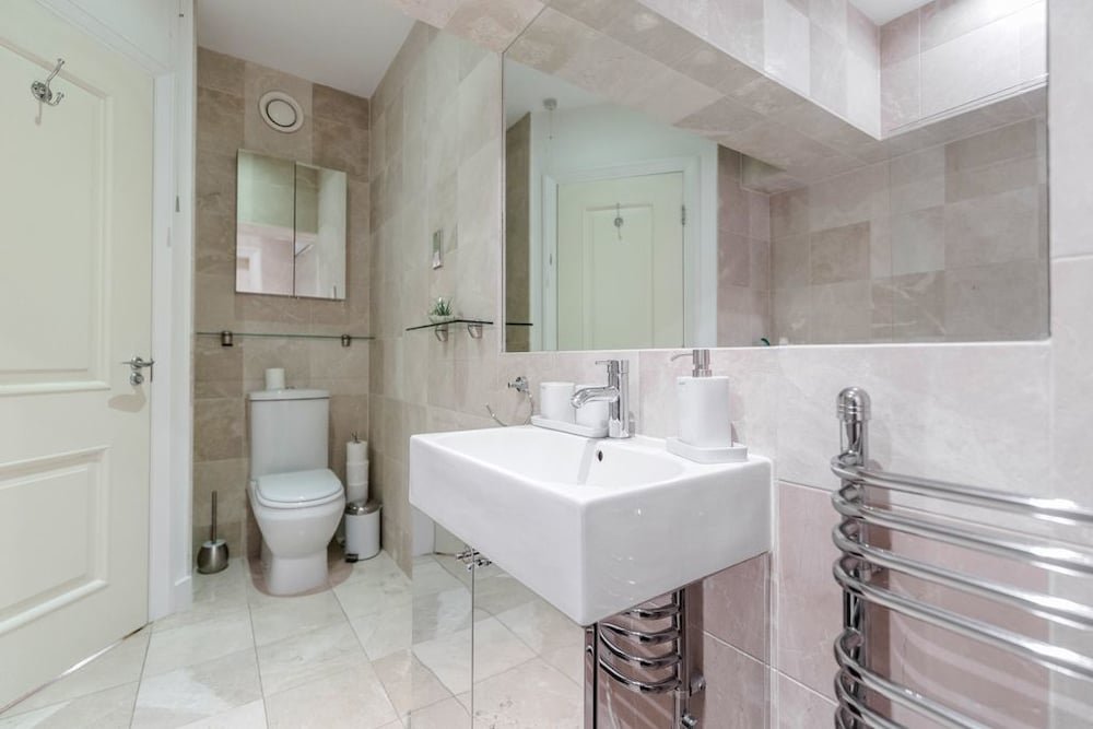 Фото Outstanding Trafalgar Penthouse sleeps 8