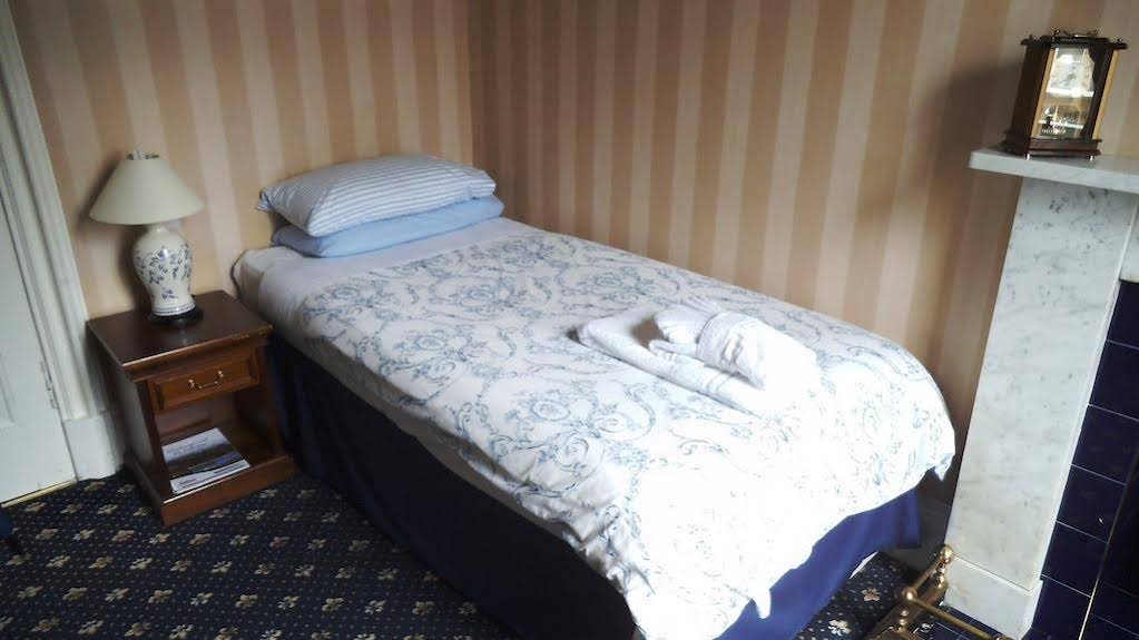 Фото The Alexander Guest House