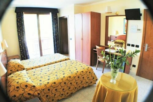 Внешний вид отеля Hotel Villa Olivo Resort в Бардолино, фото 3