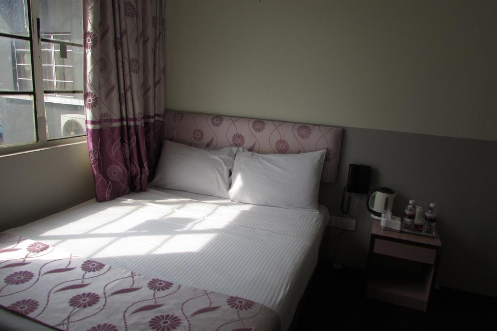 Фото Meriton Hotel