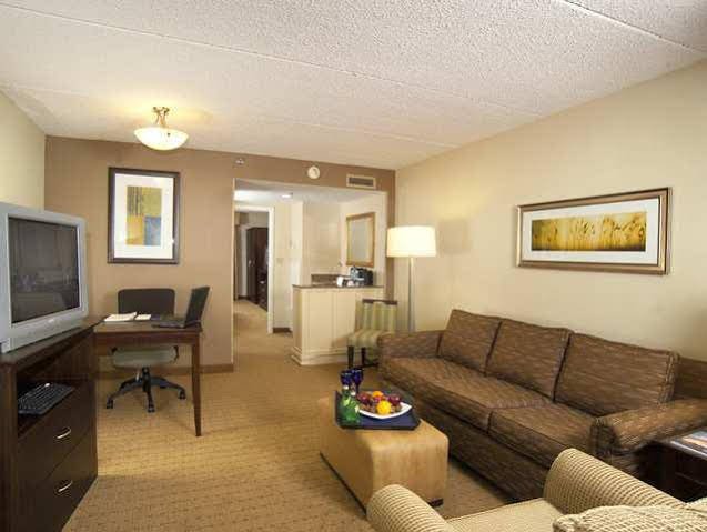 Фото Embassy Suites by Hilton Cleveland Beachwood