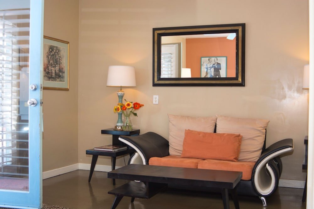 Фото Palm Springs Rendezvous