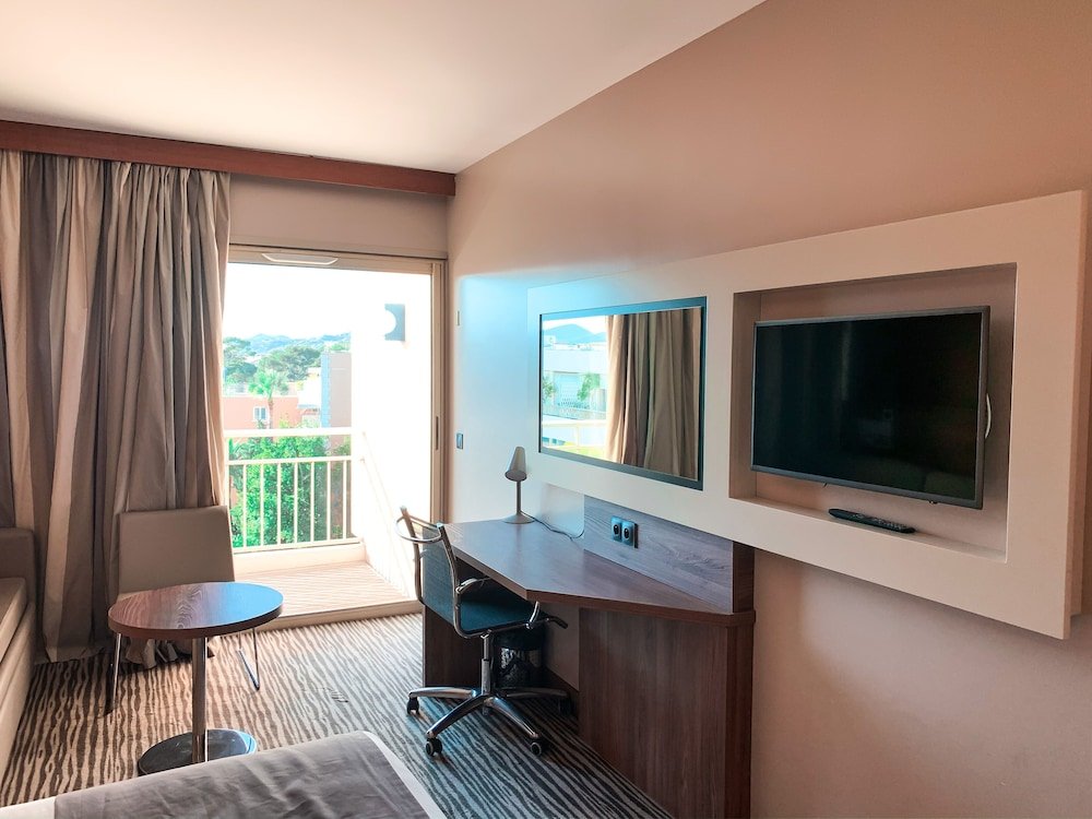 Фото Holiday Inn Cannes