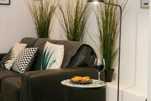 Гостиница Original Photographers Studio Apartment in Alcântara в Лиссабоне