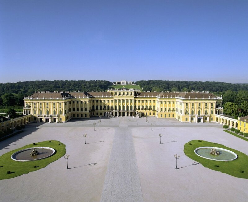 Гостиница Schloß Schönbrunn Grand Suite в Вене