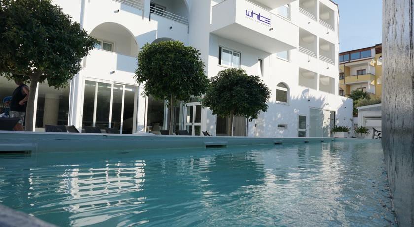 Фото White Hotel