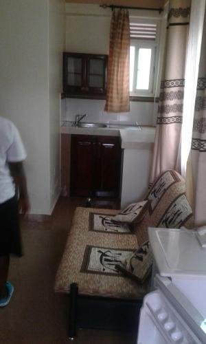 Фото United Motel Entebbe