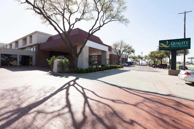 Фото Quality Inn & Suites Plano East - Richardson