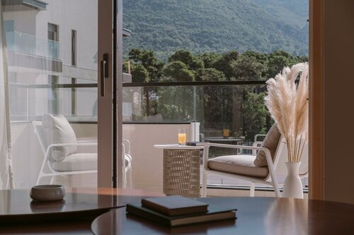 Гостиница Regent Porto Montenegro в Тивате