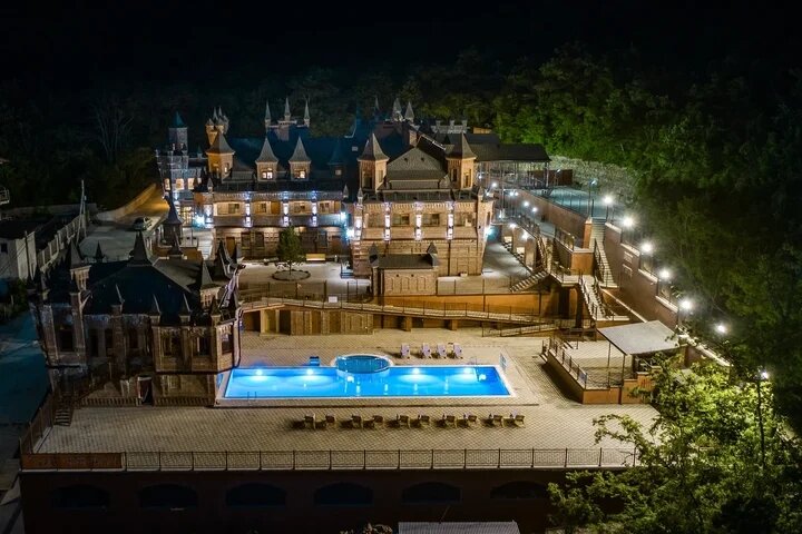 Замок в абрау дюрсо цены и фото Durso Tower, hotel, khutor Dyurso, sadovodcheskoye nekommercheskoye tovarishches