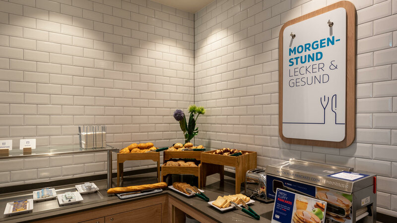 Гостиница Holiday Inn Express Munich North, an Ihg Hotel в Мюнхене