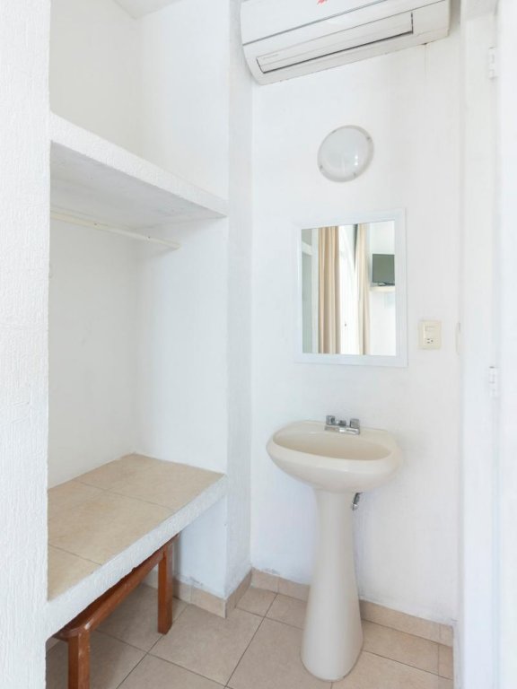 Фото Capital O Hotel El Mejicano